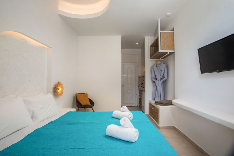 Junior Suite with Private Pool — photograph 6