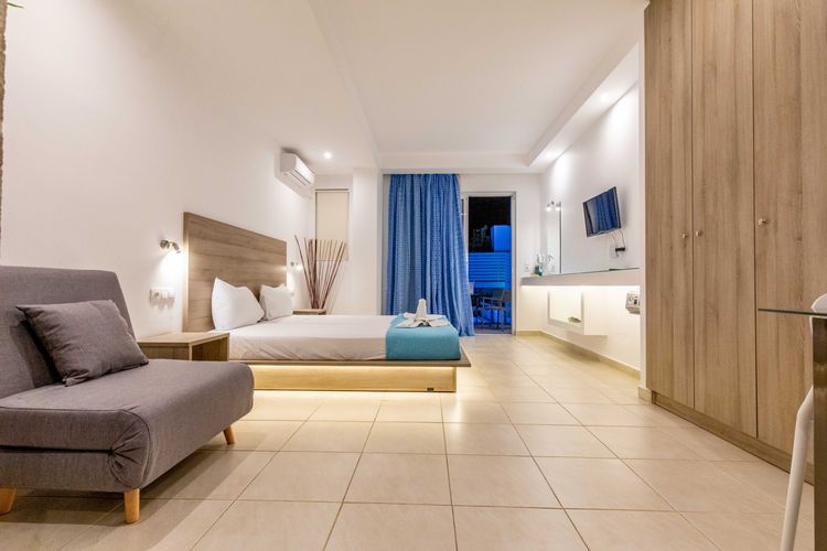 Suite with Private Pool — interior
